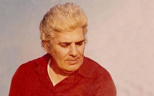 گریزی بر اشعار و اندیشه های احمد شاملو