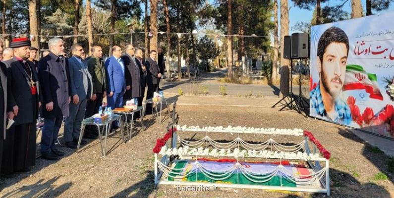 نثار گل به مزار جانی بت اوشانا شهید آشوری که پدرومادرش از دنیا رفته اند